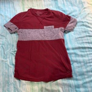 Red American eagle t shirt